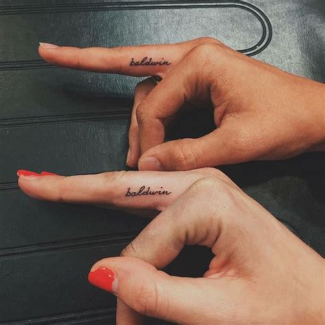 Tatuajes en dedos para hombre - MrTatuajes.com