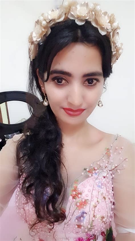 Dinara New Photo Stills - Latest Movie Updates, Movie Promotions ...