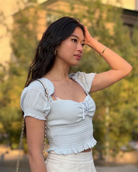 Chess Grandmaster Nemo Zhou : r/PrettyGirls