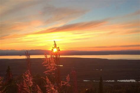 5 Reasons to Visit Alaska in the Fall • Valerie & Valise
