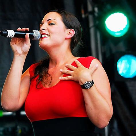 Caro Emerald Scores First UK Number One Album | Singer, Female singers ...