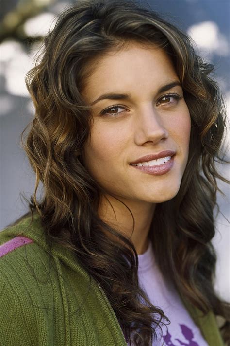 Missy Peregrym - Biografía, mejores películas, series, imágenes y
