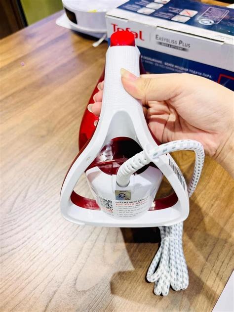 Bàn là hơi nước Tefal Easygliss Plus FV5717 2500W