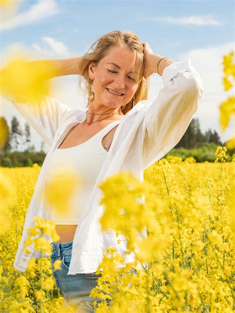 Blonde Butt Photos, Download The BEST Free Blonde Butt Stock Photos