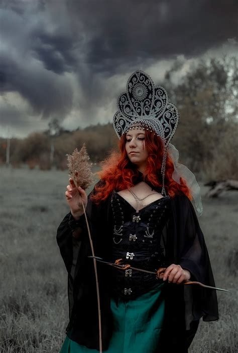 The Forest witch by Ithildine : r/cosplayers