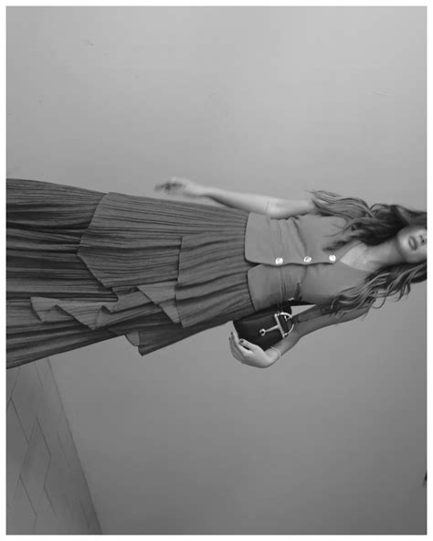 Sofia Andres - Sofia Andres added a new photo.