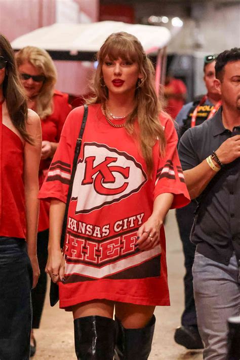 Taylor Swift’s Game-Day Outfits Are So Sporty Spice