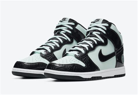 release details  nike dunk high  star  sneaker freaker