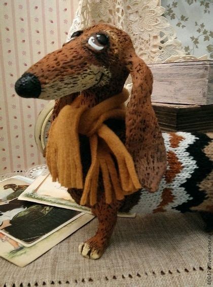 Такса в жилетке | Dog sculpture, Paper mache art, Paper mache animals