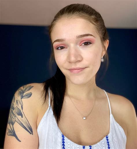 Alyssa Brannon – Medium