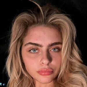Lauren Hamden - Age, Family, Bio | Famous Birthdays