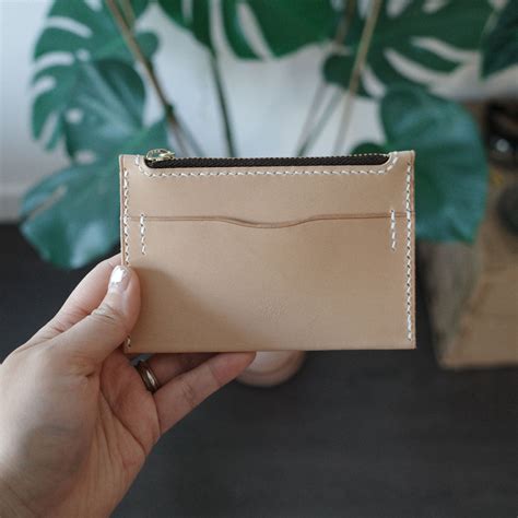 minimal wallet for men
