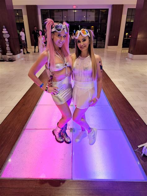 TW Pornstars - Claudia Valentine. Twitter. #splashhouse #bestlife #