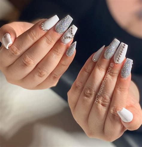 40 Timeless White and Silver Nails: Elegance Meets Modern Glam
