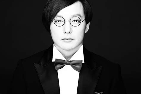 Shin Hae Chul to appear posthumously on final broadcast, "Inside Story Salon" - Koreaboo