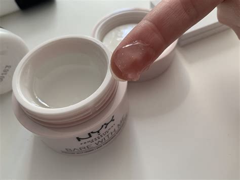 NYX Bare with me primer - SUBROSIS