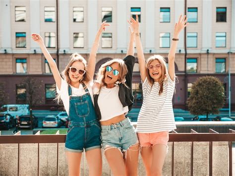 City Girls Images - Free Download on Freepik