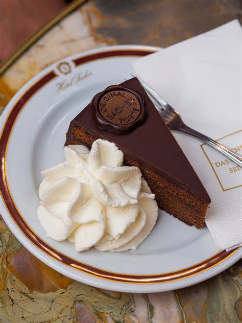 POLEMICA SUI PREZZI ALTI DEL ‘CAFFÈ SACHER’ DI TRIESTE RICORDA L’AMICO