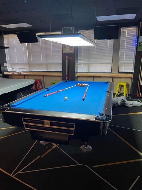Does anyone know the brand of this pool table ? : r/billiards