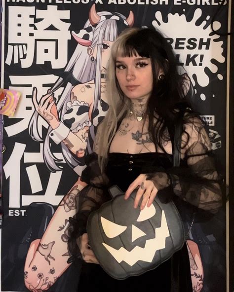 Instagram video by ᴅᴀᴘʜɴᴇ ☾ • Jan 13, 2025 at 8:54 AM