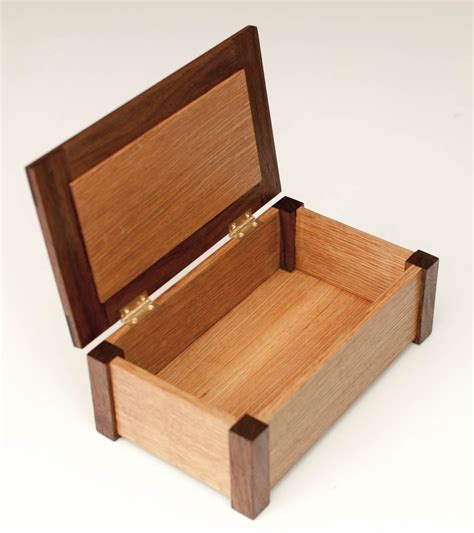 Rift-sawn White Oak and Walnut Box | Wooden box designs, Wood box ... 