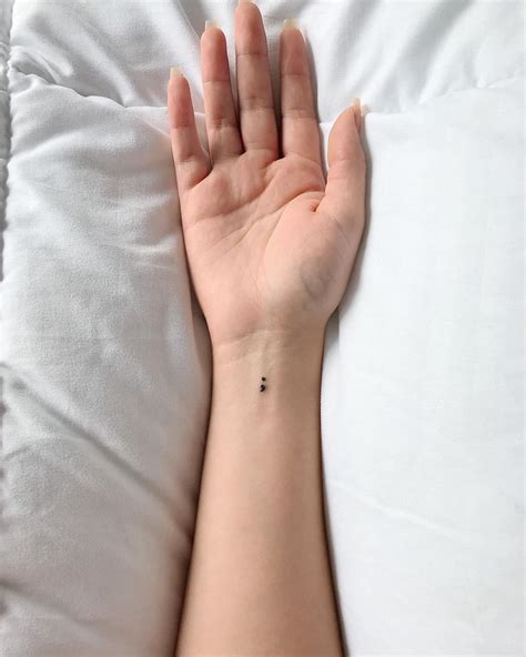 80 tiny chic wrist tattoos that are better than a bracelet – Artofit