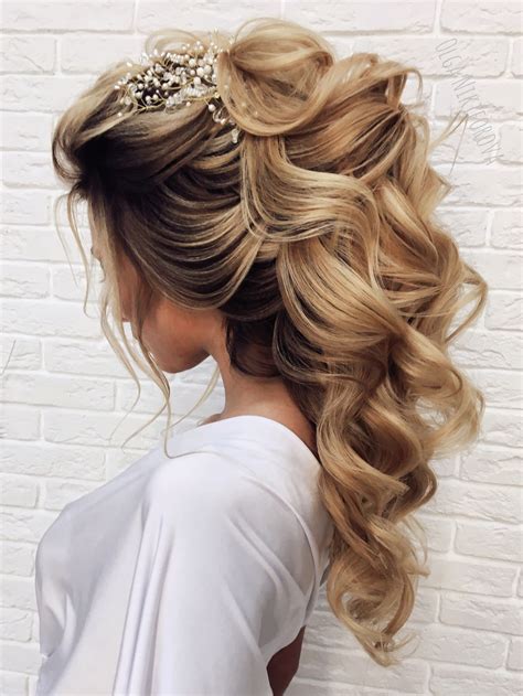 Half Up Wedding Hair, Curly Wedding Hair, Hairdo Wedding, Elegant ...