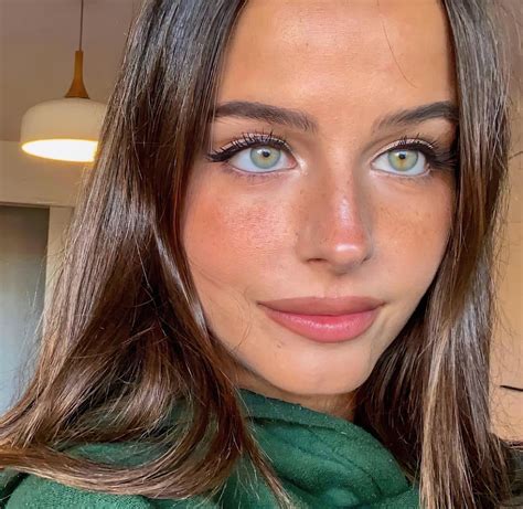 Stephanie Mandich : r/PrettyGirls