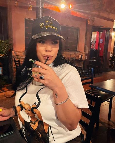 Lust meets fantasy with Queen MFND porn shows