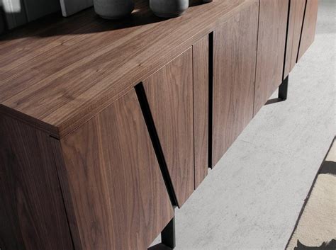 ANGEL CERDA Buffet en bois de noyer et acier noir