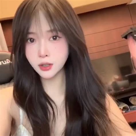 lo clip em teen veu  ngoi moc bim dai luon trong bep