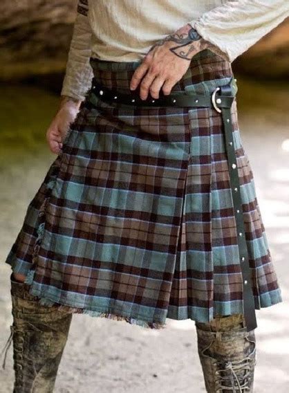 Kilt Escoces - Calçados, Roupas e Bolsas com o Melhores Preços no ...