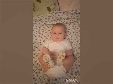 ну, подумаешь, попросила поймать обе ножки)) #дочка #декрет #cute #baby ...