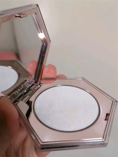 Fenty Beauty Diamond Bomb All-over Diamond Veil - How Many Carats ...
