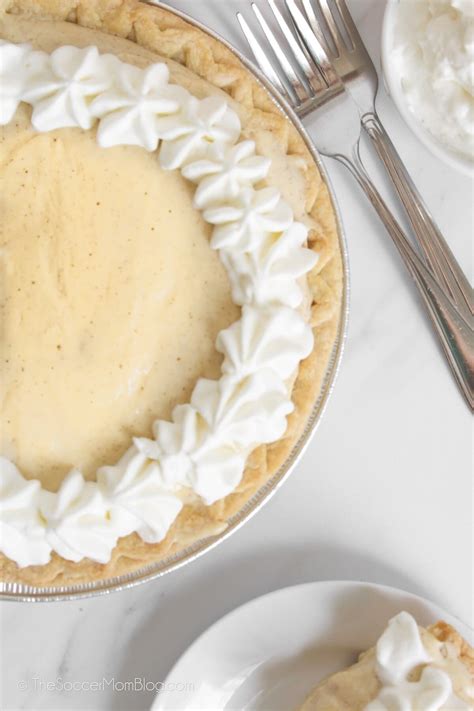 Gingerbread Cream Pie - The Soccer Mom Blog