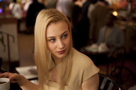 Cosmopolis Movie Review: A World Full of Fear, Faithlessness, and Doubt ...