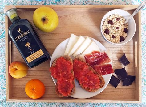 Ventajas del aceite de oliva virgen extra en tu desayuno - Fuenroble by ...