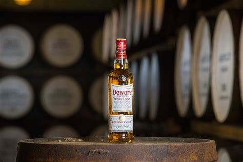 Виски Dewar’s (Дюарс): широкая линейка премиальных блендов с ...