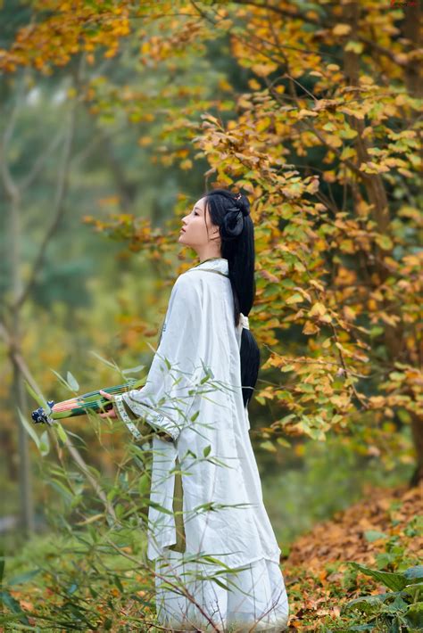 年年Nnian - Autumn "45 photos" - Cosplaytele