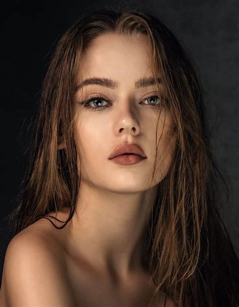 Cute Friend Pictures, Girl Pictures, Italian Woman Aesthetic, Beauty