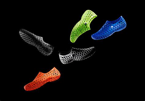 marc newson’s NIKE ZVEZDOCHKA returns