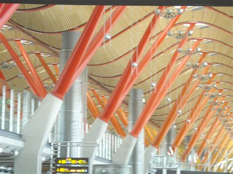 Madrid-Barajas airport Terminal 4 designed by ESTUDIO LAMELA Airports ...