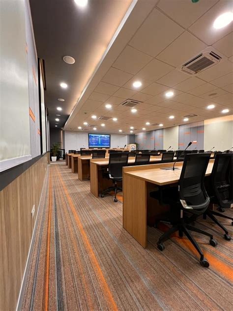 plywood rectangular work station  commercial  sq ft  noida