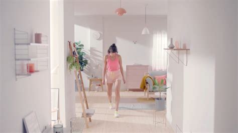 Veet - Easy-Gel révèle l’éclat de vos jambes - Packshotmag