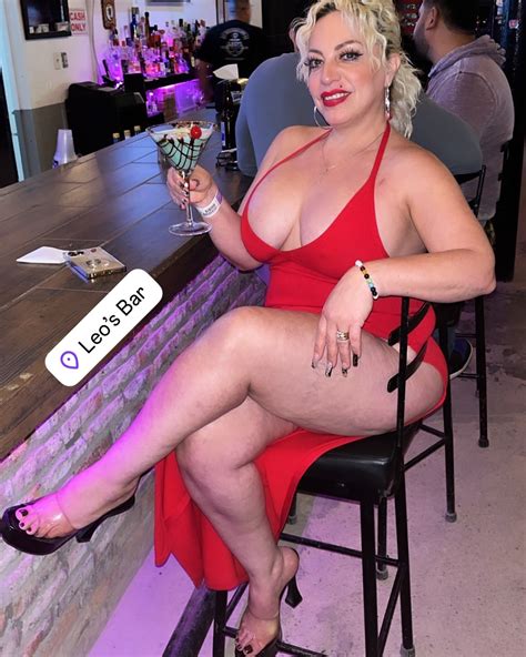 Only Ladies Cross Their Legs | . . . . @sara.lyn.chacon #legscrossed #