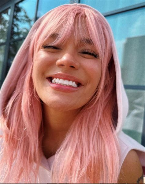 el pelo rosa es tendencia pero  deberias saber antes de tenirte