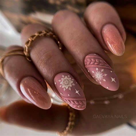 Pin by Елена Веженко on Маникюр | Xmas nails, Trendy nails, Red nails ...