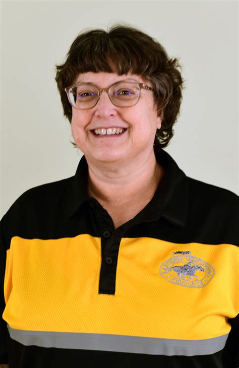 Holly West's Instagram, Twitter & Facebook on IDCrawl