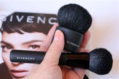 Две стильные штучки для макияжа от Givenchy - кисть кабуки и кисть для ...