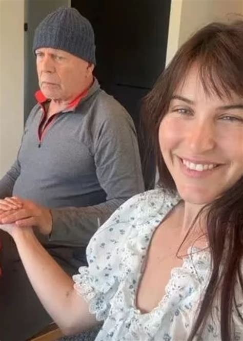 Bruce Willis gently holds onto his daughter's hand on Thanksgiving amid ...